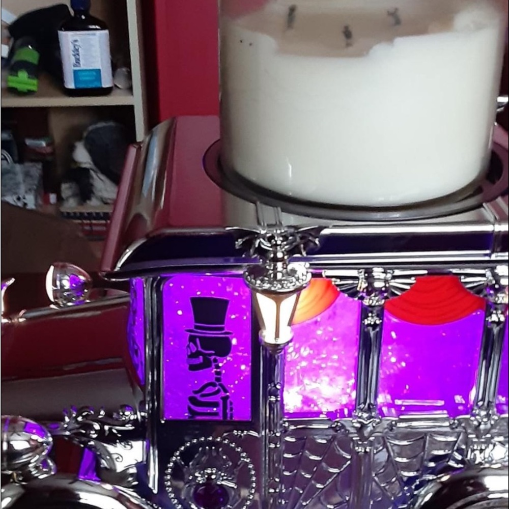 Bath and Body Works Hearse light up three wick candle holder globe